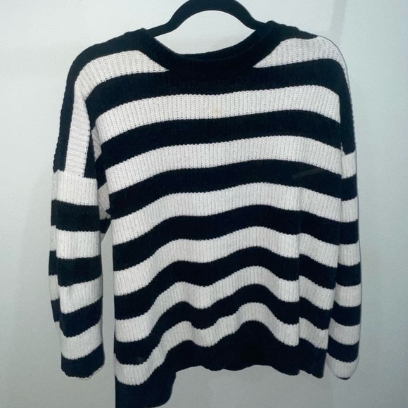 Soft velvet striped sweater amazing condition - Picture 3 of 5
